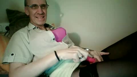 tomislav321 online show from May 16, 2026, 12:48 pm
