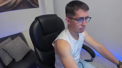 Snapshot of tommas_johnson chatting on February 22, 2026, 3:51 am Tomas online show from February 22, 2026, 3:51 am