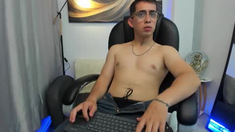 Snapshot of tommas_johnson chatting on February 28, 2026, 2:34 am Tomas online show from February 28, 2026, 2:34 am