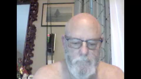 Tommie online show from December 16, 2025, 12:32 pm