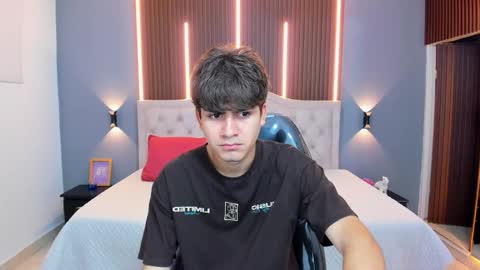 Tommy  online show from December 14, 2025, 3:34 am