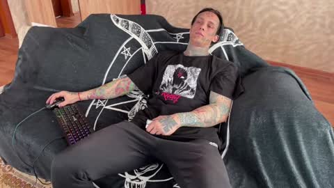 Tommy and Katana online show from February 2, 2025, 7:41 am