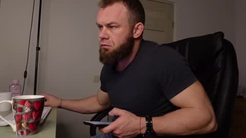  tommy burnzzz  online show from January 16, 2025, 4:28 am