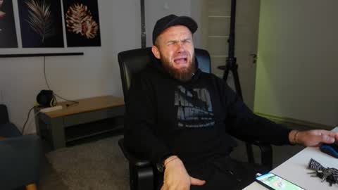  tommy burnzzz  online show from November 20, 2025, 1:55 pm