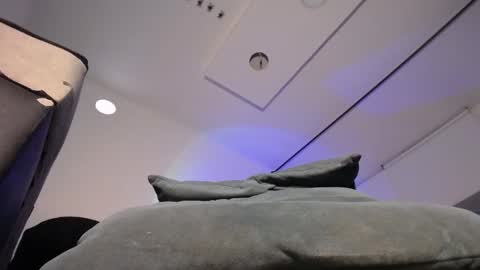   Thomas    online show from January 18, 2025, 11:43 am