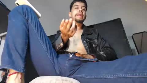   Thomas    online show from February 10, 2025, 11:55 pm