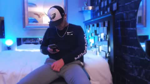 Snapshot of tommy_knuckles chatting on November 1, 2025, 6:04 am Tommy online show from November 1, 2025, 6:04 am