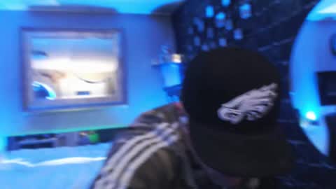 Snapshot of tommy_knuckles chatting on November 6, 2025, 2:40 pm Tommy online show from November 6, 2025, 2:40 pm