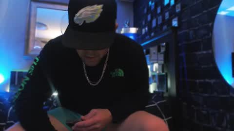 Snapshot of tommy_knuckles chatting on November 24, 2025, 12:49 pm Tommy online show from November 24, 2025, 12:49 pm