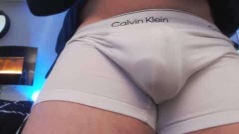 Snapshot of tommy_knuckles chatting on November 25, 2025, 6:35 am Tommy online show from November 25, 2025, 6:35 am