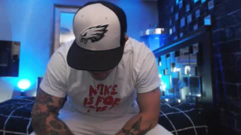 Snapshot of tommy_knuckles chatting on December 1, 2025, 1:05 pm Tommy online show from December 1, 2025, 1:05 pm