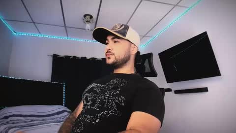 tommy_sccott online show from February 4, 2026, 9:42 pm