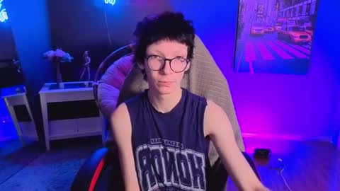 tommy_stars online show from April 15, 2026, 9:04 pm