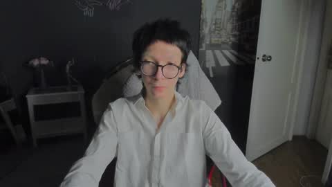 tommy_stars online show from April 19, 2026, 8:33 pm