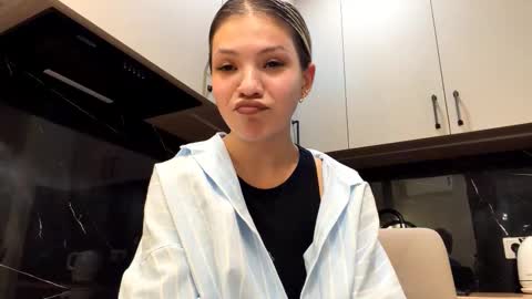 Maya online show from March 12, 2026, 7:42 pm