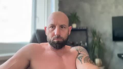 Snapshot of tommyx01 chatting on June 22, 2026, 6:10 am Thomas Fit online show from June 22, 2026, 6:10 am