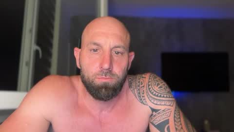 Snapshot of tommyx01 chatting on June 24, 2026, 10:09 pm Thomas Fit online show from June 24, 2026, 10:09 pm