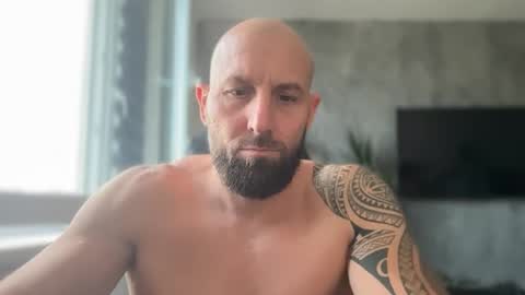 Snapshot of tommyx01 chatting on July 15, 2026, 6:18 am Thomas Fit online show from July 15, 2026, 6:18 am