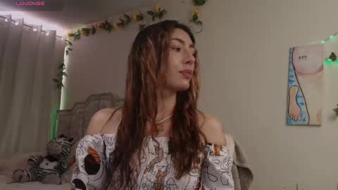 Snapshot of tomoe_b chatting on November 23, 2025, 1:55 pm leyla online show from November 23, 2025, 1:55 pm