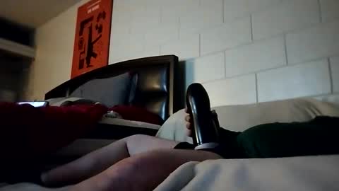 tomthebomb347 online show from November 30, 2025, 7:23 am