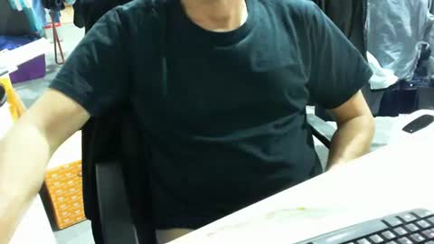 Tom online show from November 21, 2025, 6:39 pm