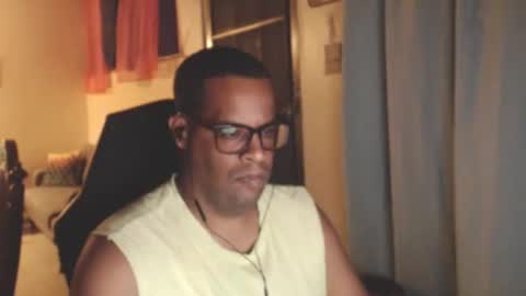 Snapshot of toni2814 chatting on March 3, 2026, 1:56 am Antonio online show from March 3, 2026, 1:56 am