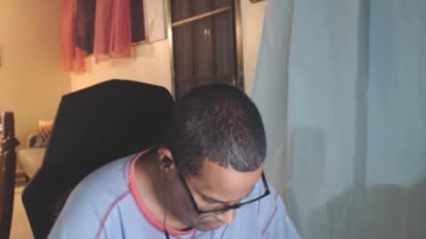 Snapshot of toni2814 chatting on March 4, 2026, 2:06 am Antonio online show from March 4, 2026, 2:06 am