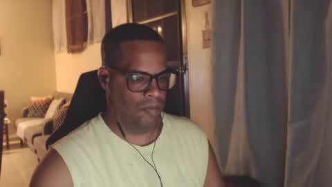 Snapshot of toni2814 chatting on March 18, 2026, 2:37 am Antonio online show from March 18, 2026, 2:37 am