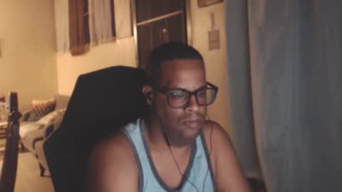 Snapshot of toni2814 chatting on March 20, 2026, 2:27 am Antonio online show from March 20, 2026, 2:27 am