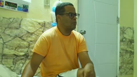 Snapshot of toni2814 chatting on April 2, 2026, 12:36 pm Antonio online show from April 2, 2026, 12:36 pm