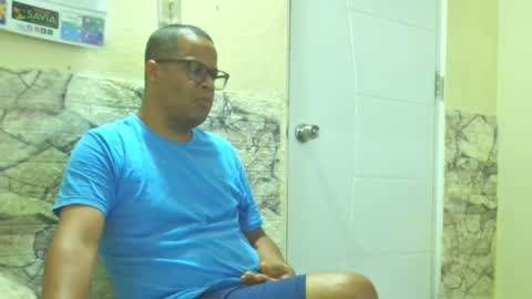 Snapshot of toni2814 chatting on April 13, 2026, 1:05 pm Antonio online show from April 13, 2026, 1:05 pm