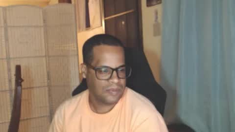 Snapshot of toni2814 chatting on April 24, 2026, 2:25 am Antonio online show from April 24, 2026, 2:25 am