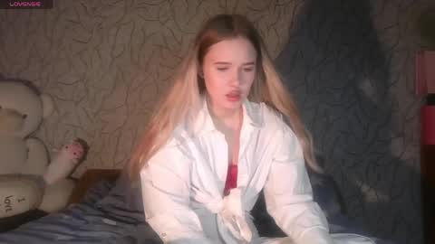 Snapshot of toni_pittmann chatting on June 6, 2026, 3:17 pm toni_pittmann online show from June 6, 2026, 3:17 pm