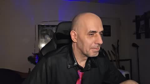 Snapshot of toninspektor chatting on December 2, 2025, 12:05 am toninspektor online show from December 2, 2025, 12:05 am