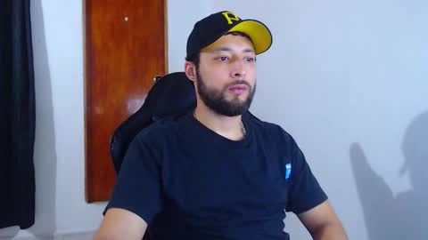 Snapshot of tony__ribas chatting on February 14, 2026, 1:57 am Tony Ribas. online show from February 14, 2026, 1:57 am