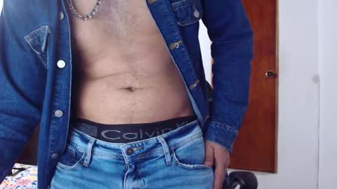 Snapshot of tony__ribas chatting on March 12, 2026, 11:22 pm Tony Ribas. online show from March 12, 2026, 11:22 pm