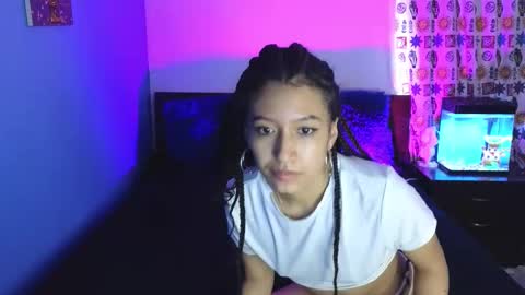 Sophia  Tony online show from November 21, 2025, 11:31 am