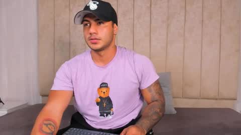 Snapshot of tony_jason chatting on January 15, 2025, 3:43 am tony jason online show from January 15, 2025, 3:43 am