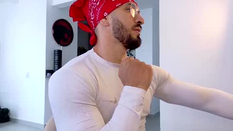 tony muscle1 online show from November 1, 2025, 9:39 pm