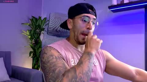 Snapshot of tony_muscle1 chatting on June 25, 2026, 6:56 pm tony muscle1 online show from June 25, 2026, 6:56 pm
