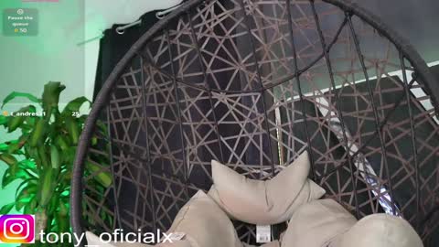 Snapshot of tony_newmen chatting on January 23, 2025, 1:19 am tony online show from January 23, 2025, 1:19 am