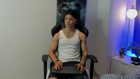 Snapshot of tony_petrov chatting on January 10, 2026, 2:57 am tony_petrov online show from January 10, 2026, 2:57 am