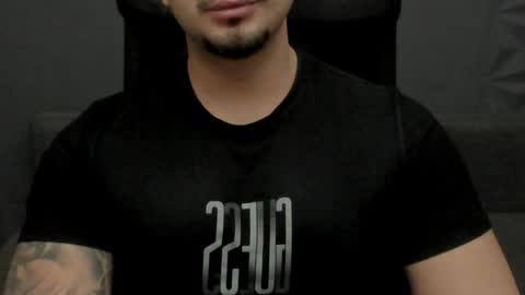 Snapshot of tonywilcoxx chatting on December 14, 2025, 6:08 am TonyWilcox online show from December 14, 2025, 6:08 am