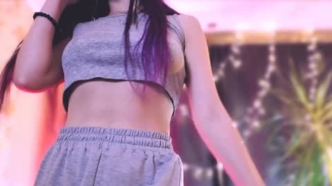 Snapshot of too_beautiful chatting on January 11, 2025, 10:18 pm Elizabeth online show from January 11, 2025, 10:18 pm