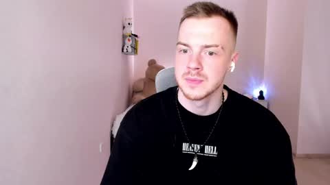 Snapshot of toohornyserj chatting on March 2, 2025, 1:26 am toohornyserj online show from March 2, 2025, 1:26 am