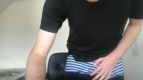 Snapshot of toohottobetrue21 chatting on October 5, 2025, 12:36 pm Max online show from October 5, 2025, 12:36 pm