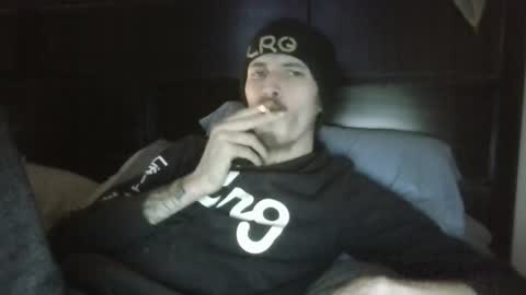 Snapshot of tootall803 chatting on December 20, 2024, 2:19 am TooTall803 online show from December 20, 2024, 2:19 am