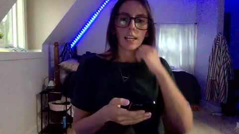 tootsiefoote001 online show from May 6, 2026, 12:08 am