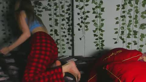 Alice and Sandra online show from February 14, 2026, 9:22 pm