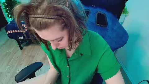 Snapshot of topcranberry chatting on March 31, 2026, 8:42 pm topcranberry online show from March 31, 2026, 8:42 pm